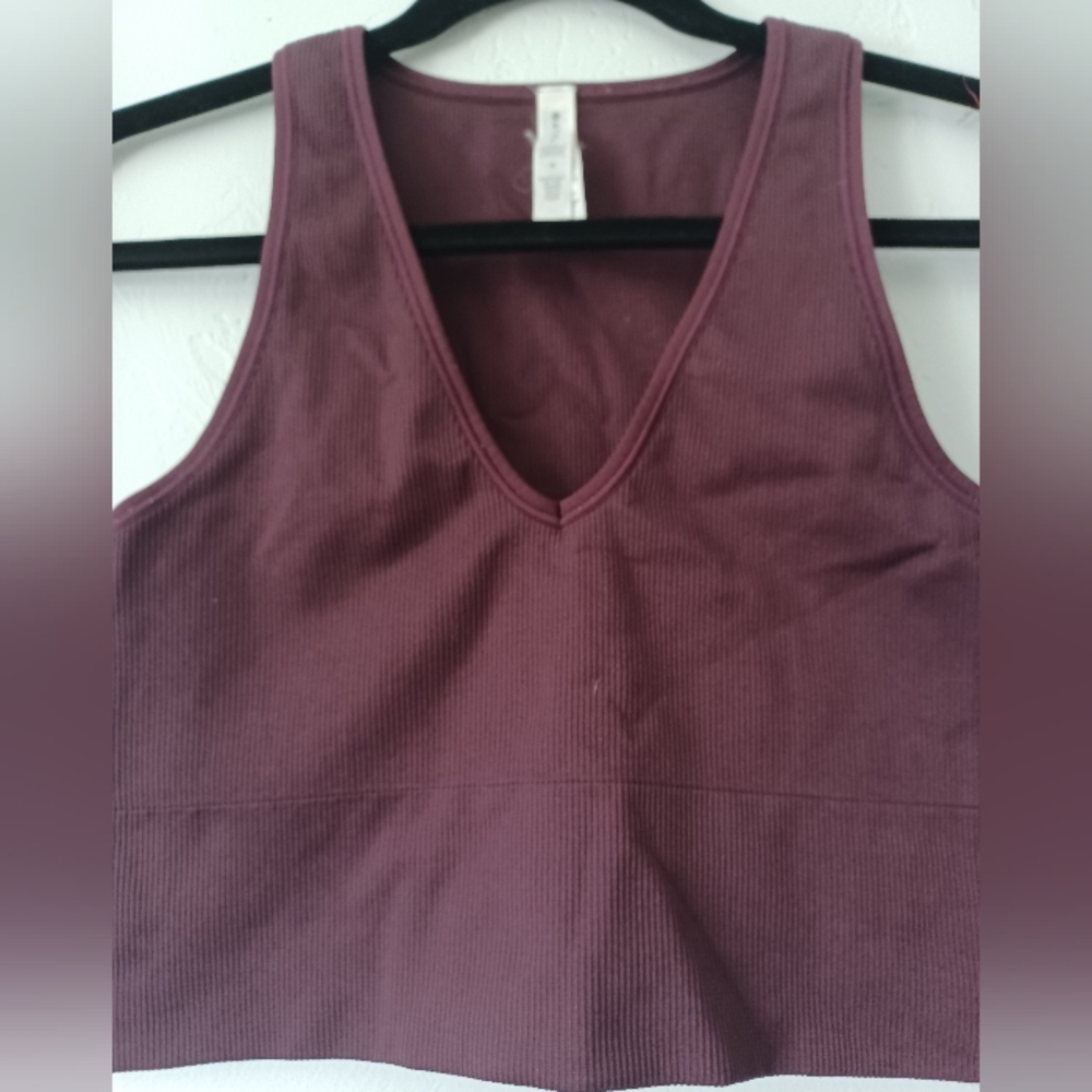 Athleta Burgundy V-Neck Sports Bra/Crop Top - Picture 2 of 7